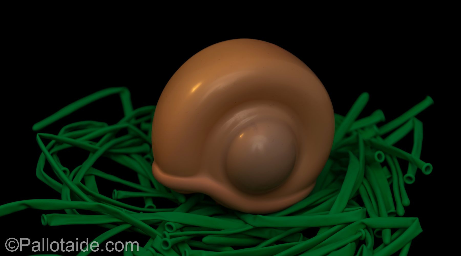 snail shell - made using 100% latex balloons by Pallotaide - tehty pelkistä lateksi-ilmapalloista. Etanan kuori.